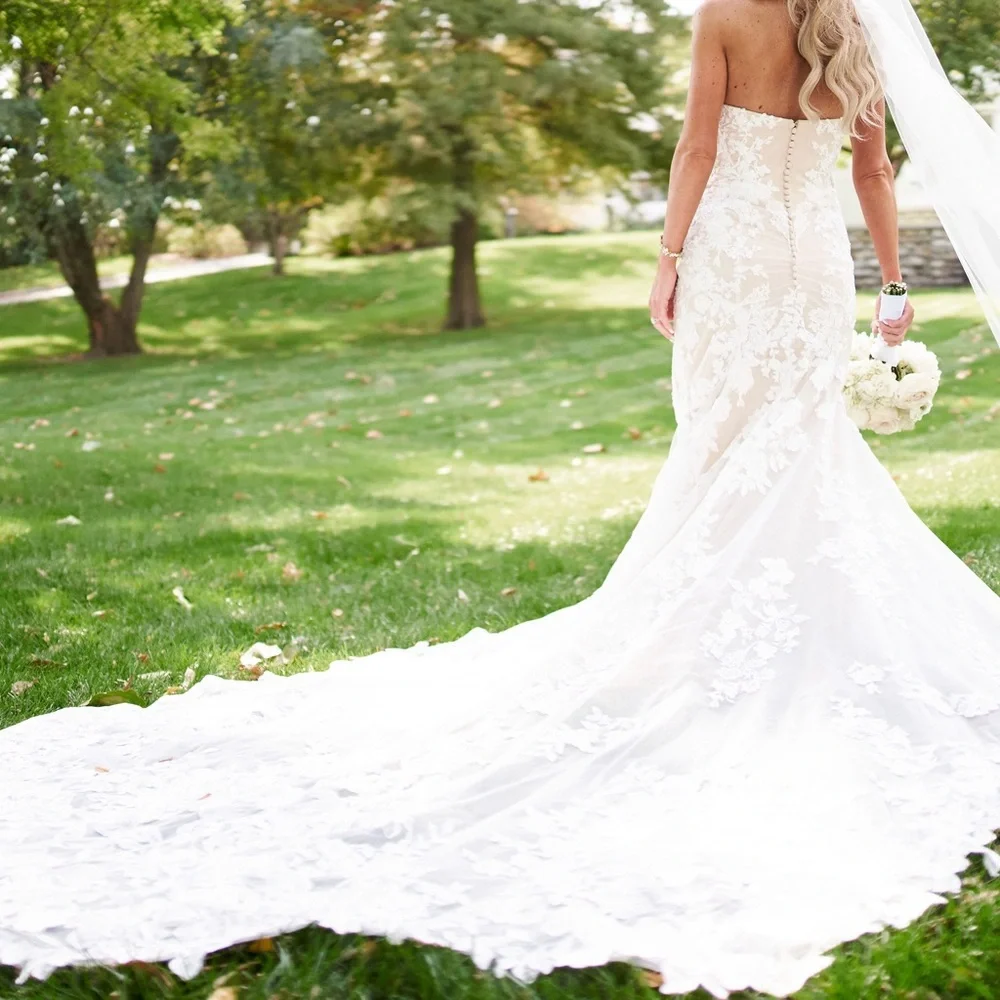 Martina Liana Bridal Gown - Picture 3 of 9
